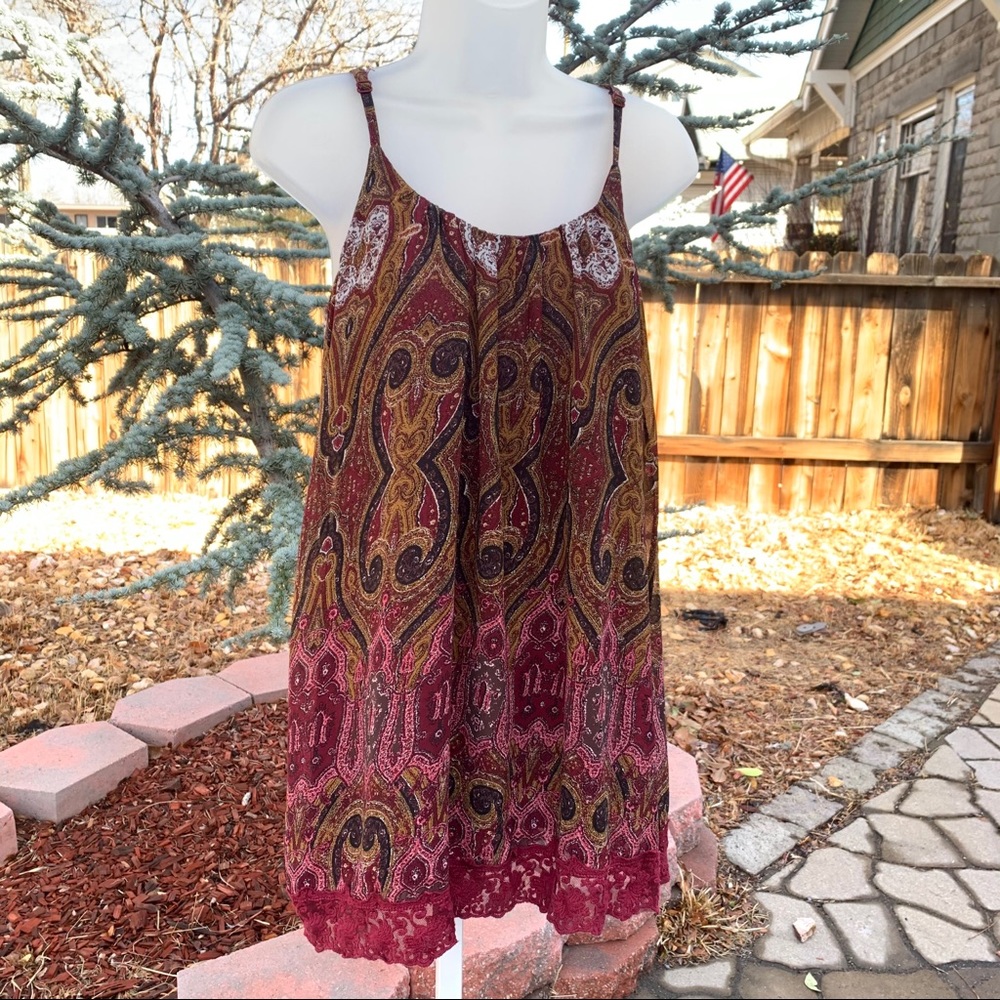 Tobi Burgundy Persian Print Lace Mini Dress | XS